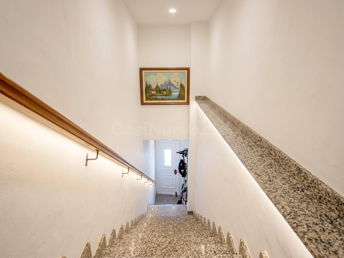 ENCANTADORA CASA DE PUEBLO REFORMADA CON TERRAZA Y VISTAS DE - foto 3