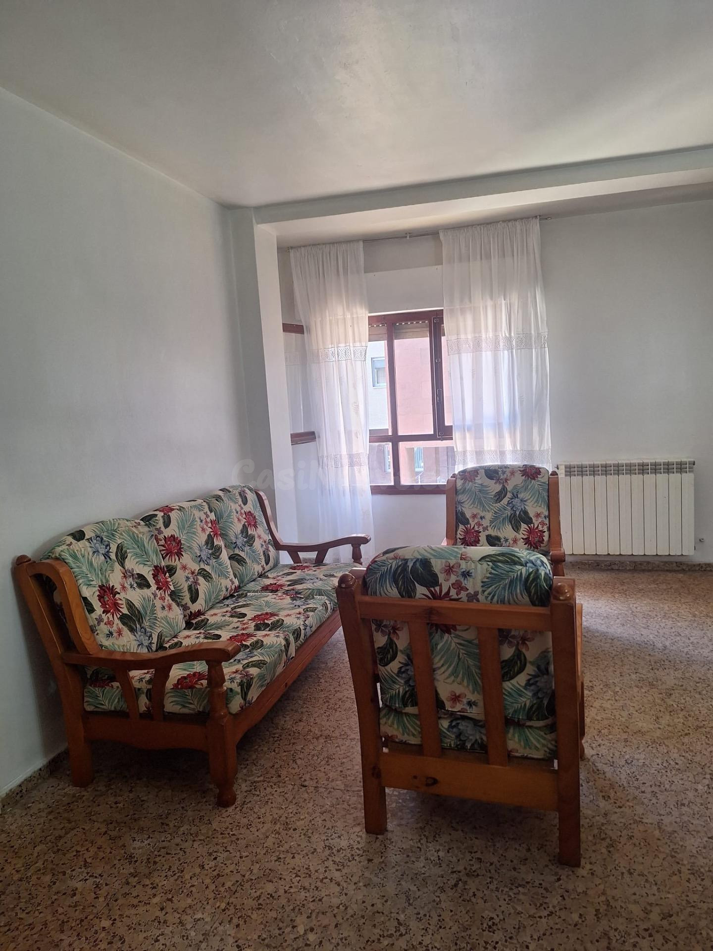 Piso en zona Barrio de Lourdes - foto 2