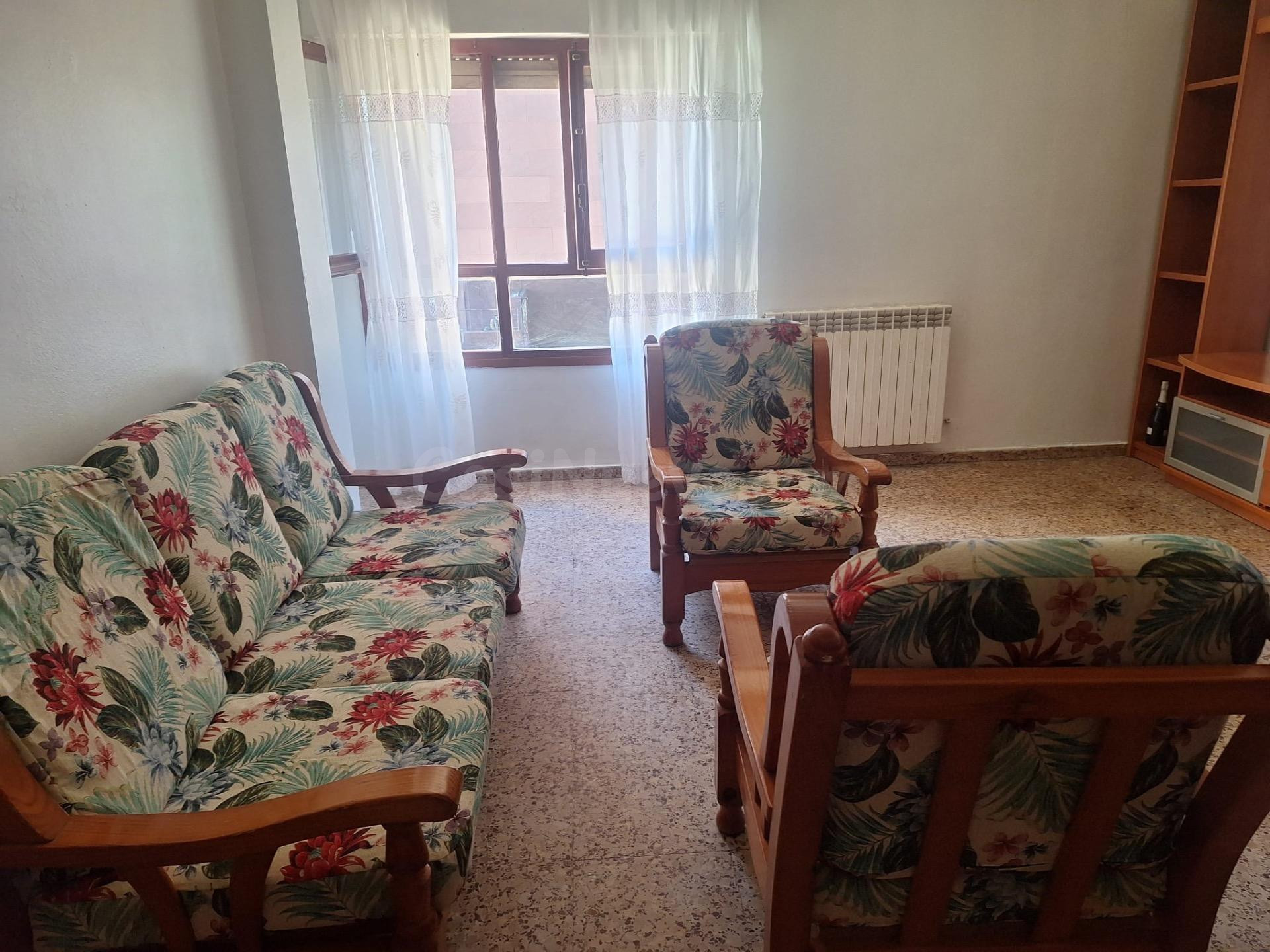 Piso en zona Barrio de Lourdes - foto 3