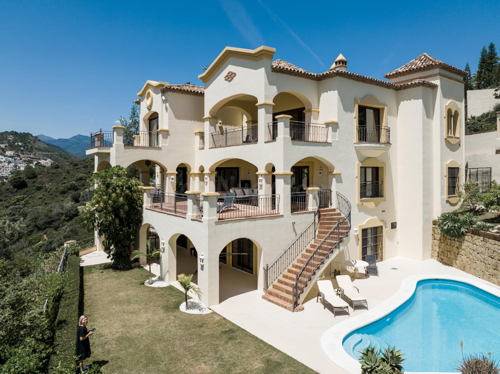 Villa de 5 dormitorios, 5 baños con espectaculares vistas pa