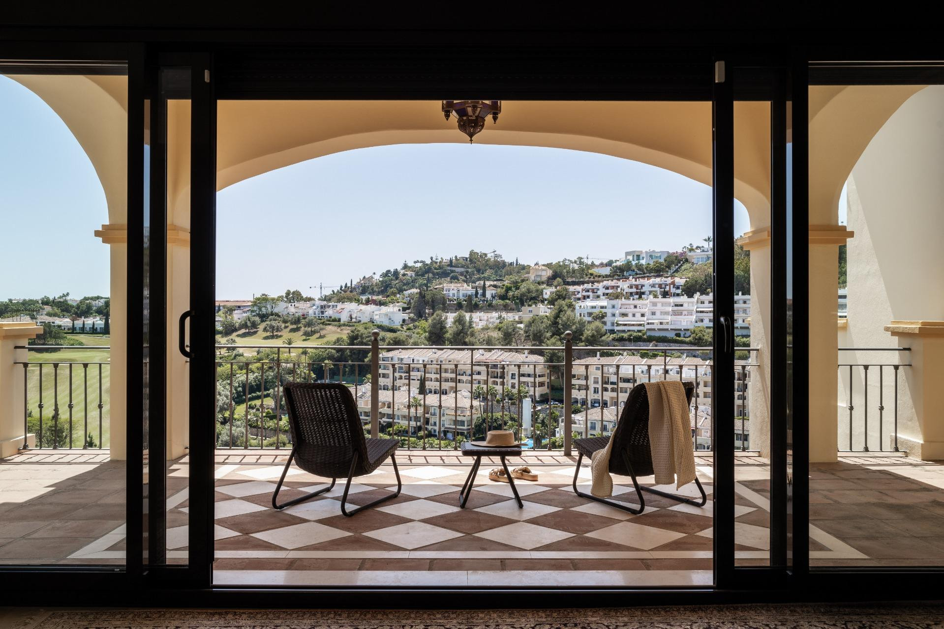 Villa de 5 dormitorios, 5 baños con espectaculares vistas pa - foto 4