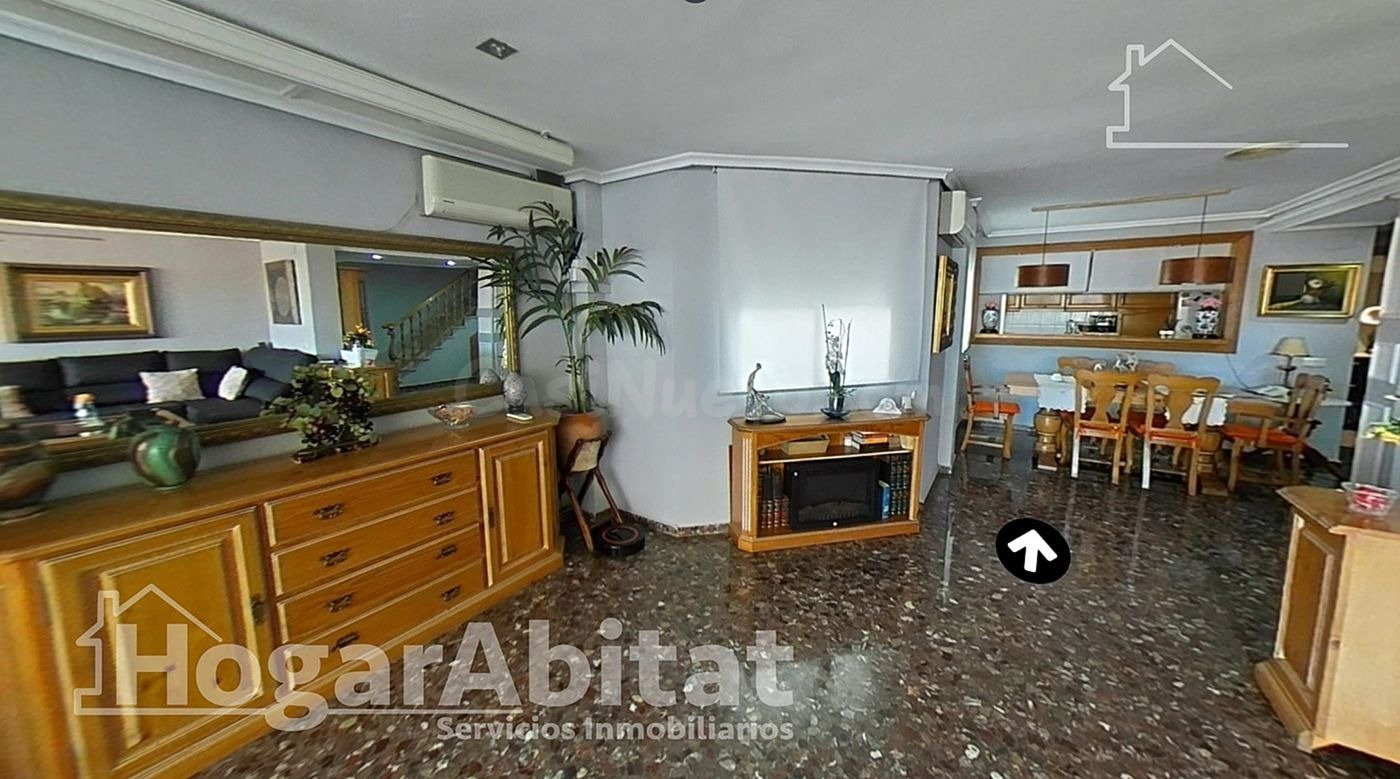 AMPLIO ÁTICO ABUHARDILLADO JUNTO AL METRO - foto 3