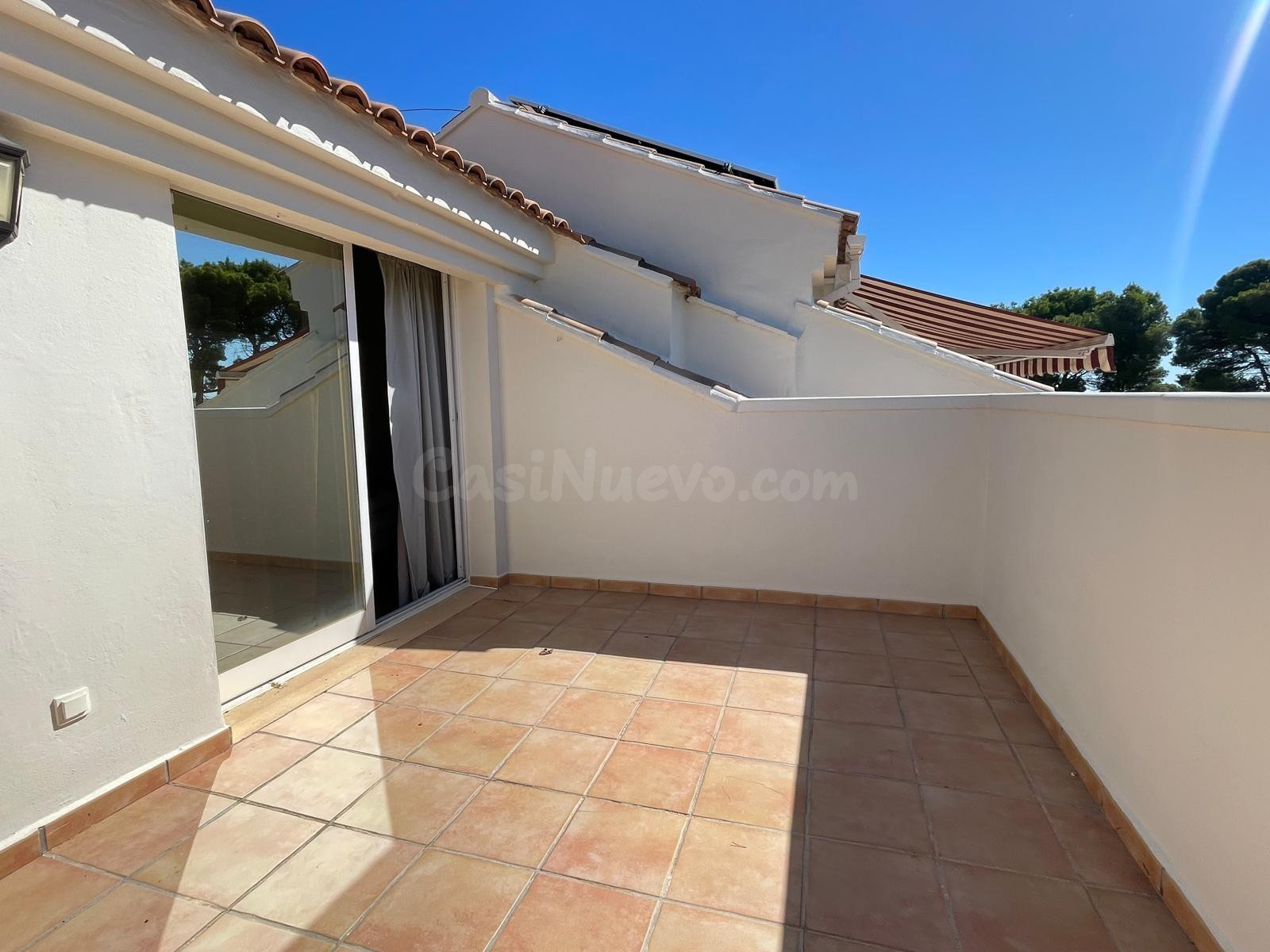 Adosado duplex en alquiler temporal con terraza en Jesús Pob