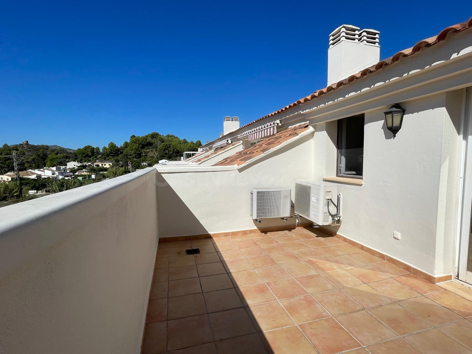 Adosado duplex en alquiler temporal con terraza en Jesús Pob - foto 2