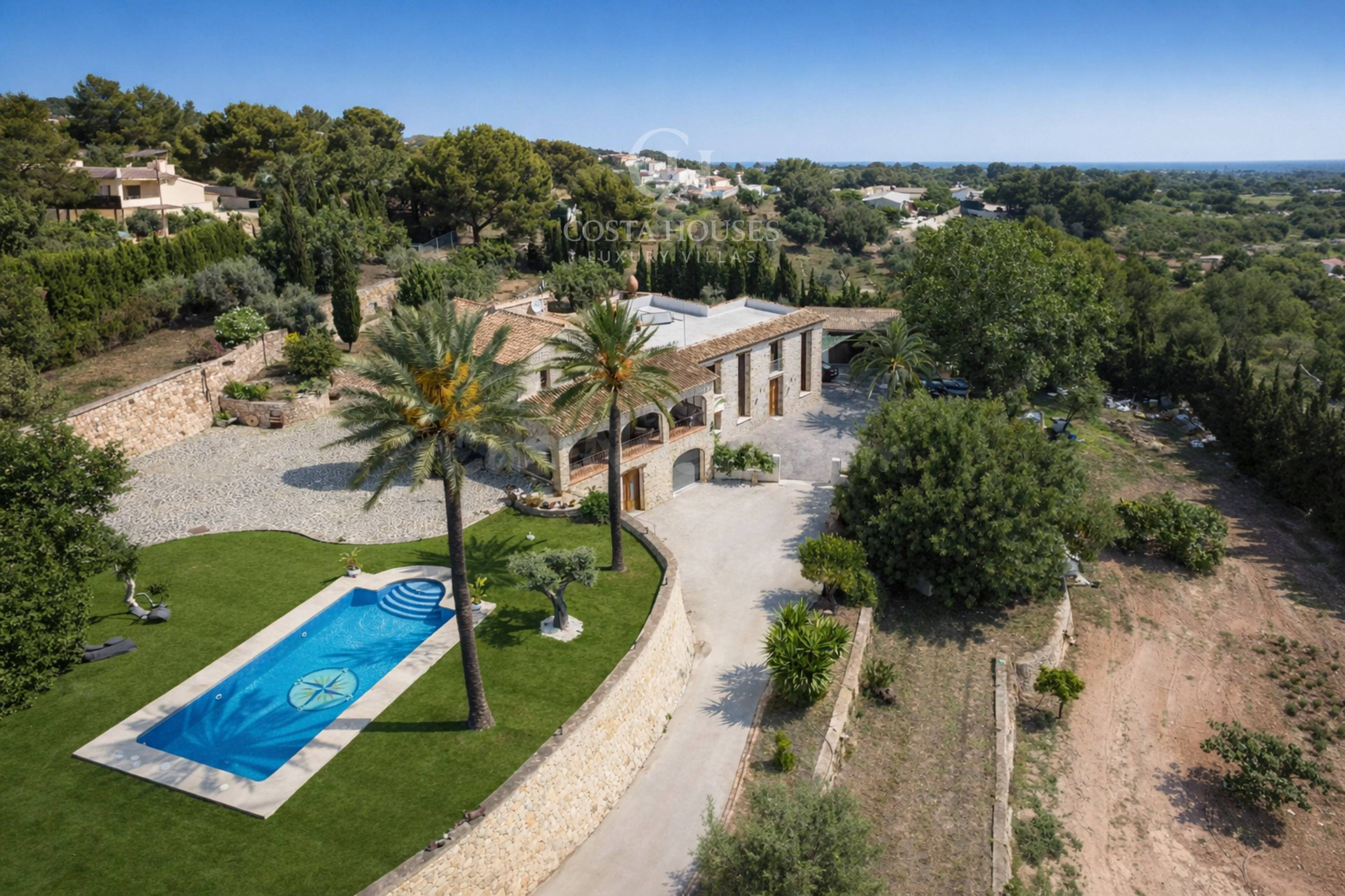 FINCA BERDICA · FINCA MEDITERRANEA DE PIEDRA CON VISTAS PANO