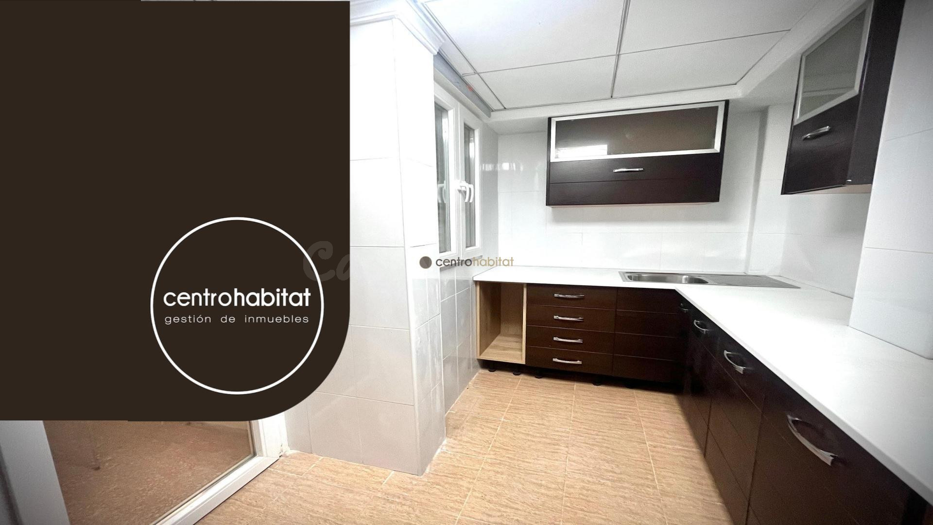 VIVIENDA CON ASCENSOR EN CAMPO DE FUTBOL