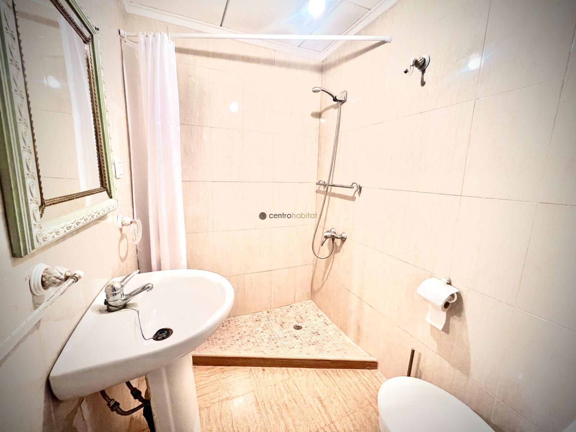 VIVIENDA CON ASCENSOR EN CAMPO DE FUTBOL - foto 4