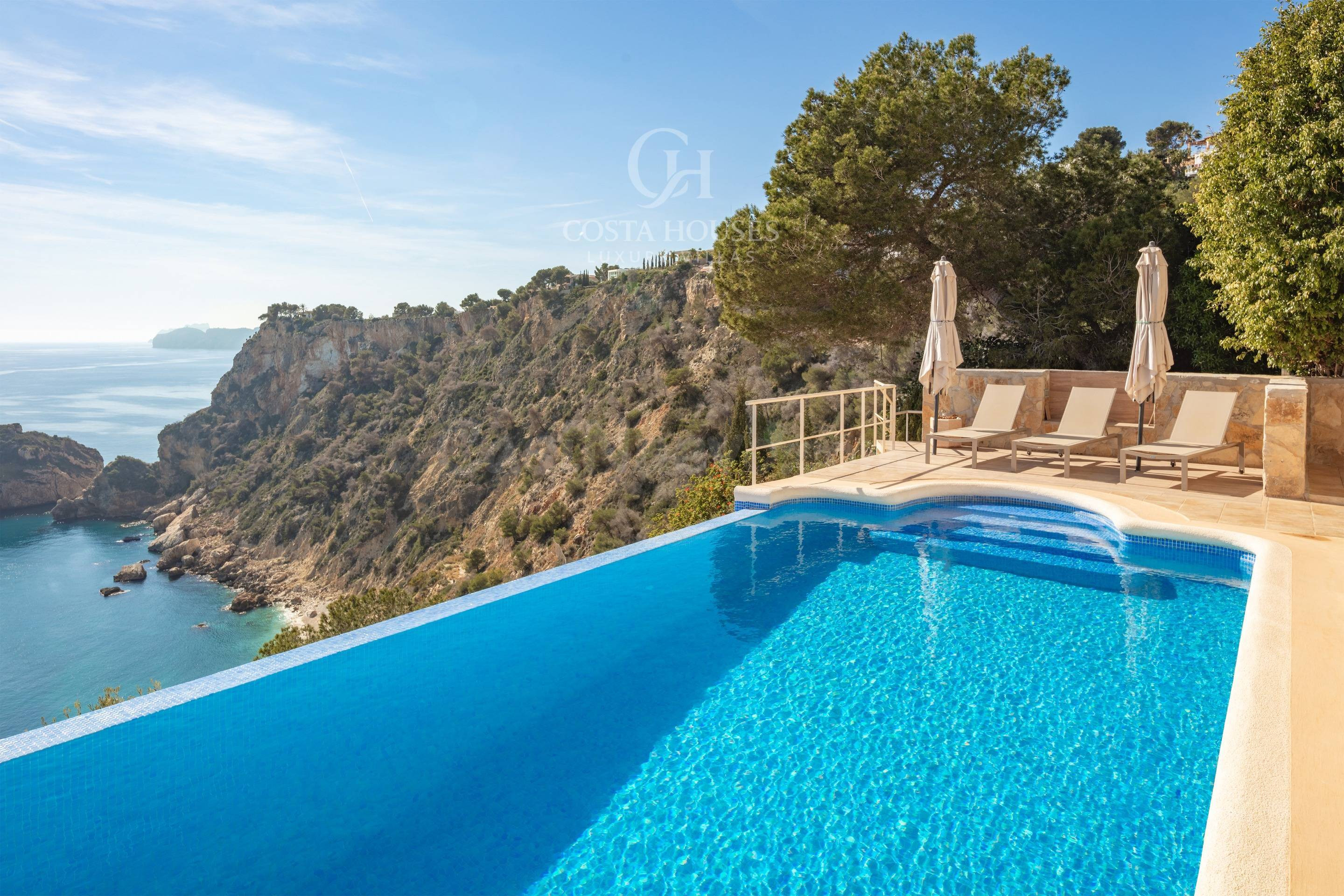 VILLA HORIZONTE INFINITO - PRIMERA LÍNEA SOBRE EL MAR MEDITE - foto 5