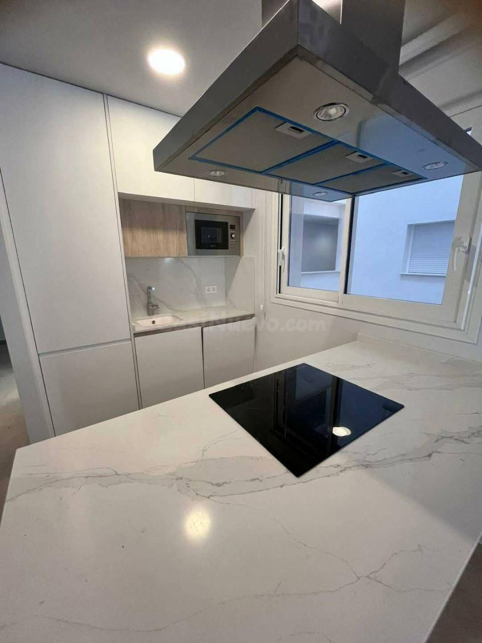 APARTAMENTOS DE OBRA NUEVA A ESCASOS METROS DE LA PLAYA DE L - foto 3