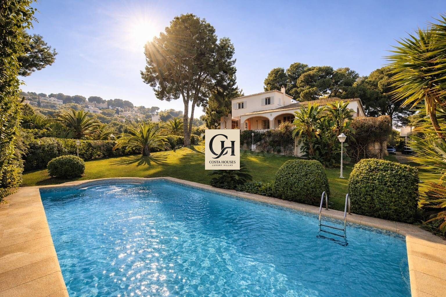VILLA MIRAMAR TOSALET · VILLA MEDITERRANEA DE 8 DORMITORIOS 