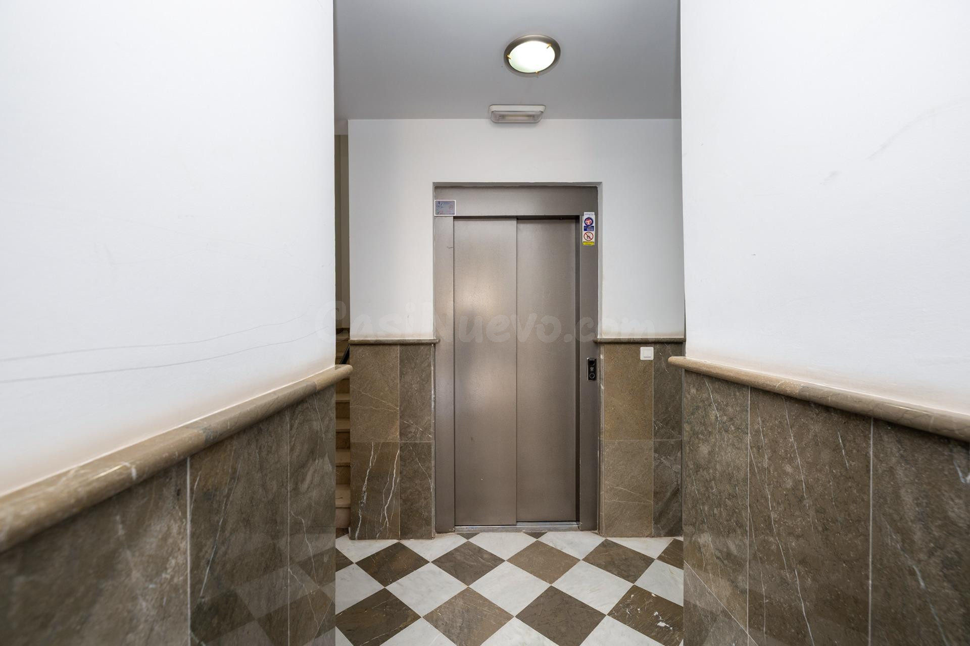 Piso luminoso con garaje, trastero en Láchar - foto 3