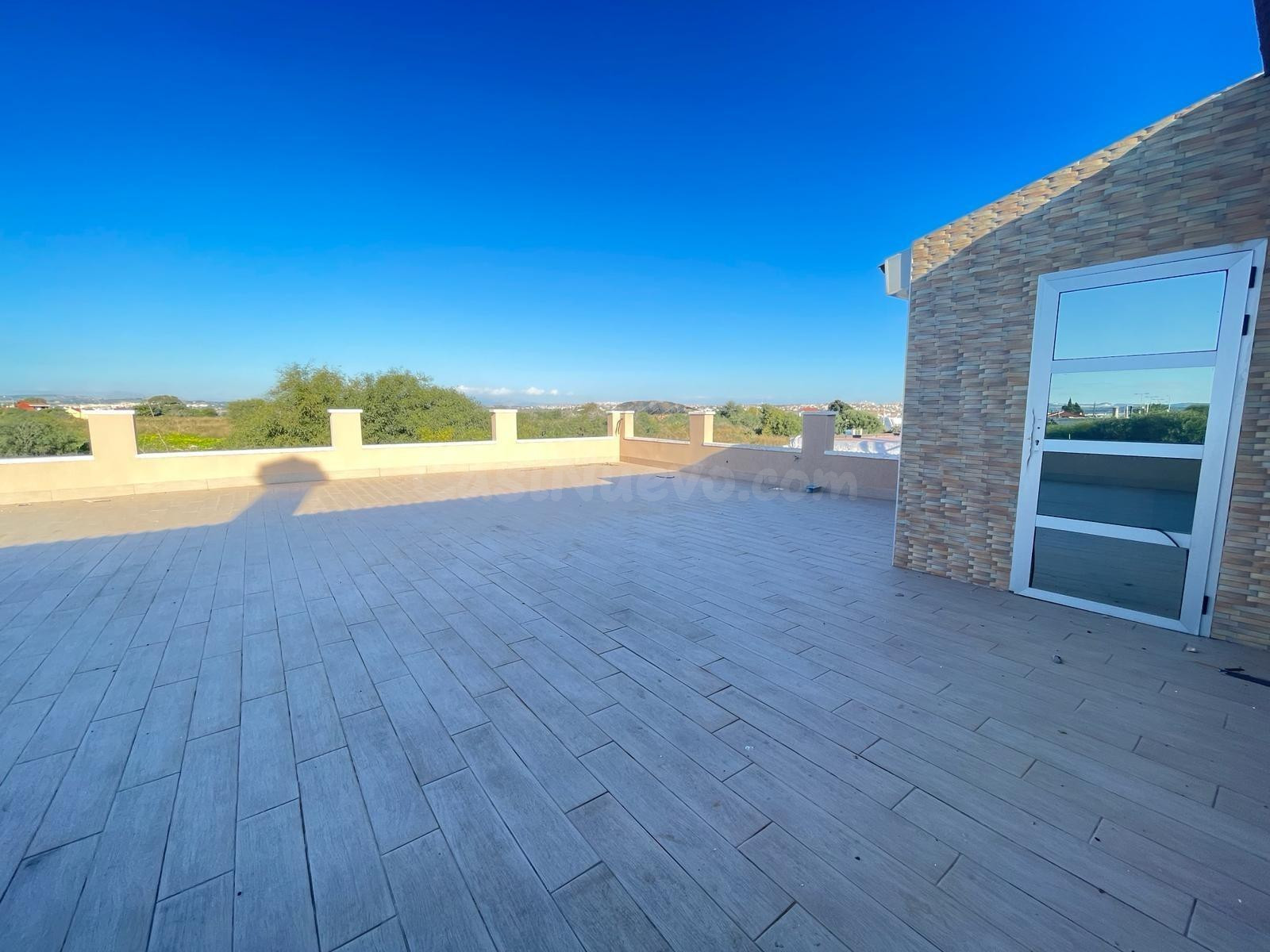EXCLUSIVO EDIFICIO CON LICENCIA HOTELERA Y VIVIENDA DE LUJO  - foto 3