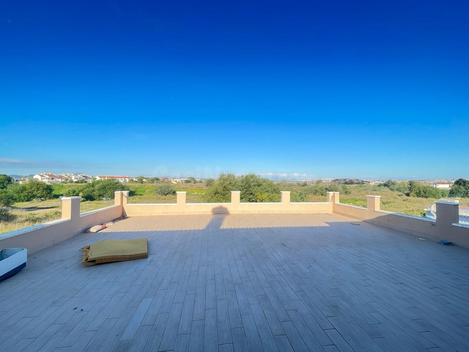 EXCLUSIVO EDIFICIO CON LICENCIA HOTELERA Y VIVIENDA DE LUJO  - foto 4