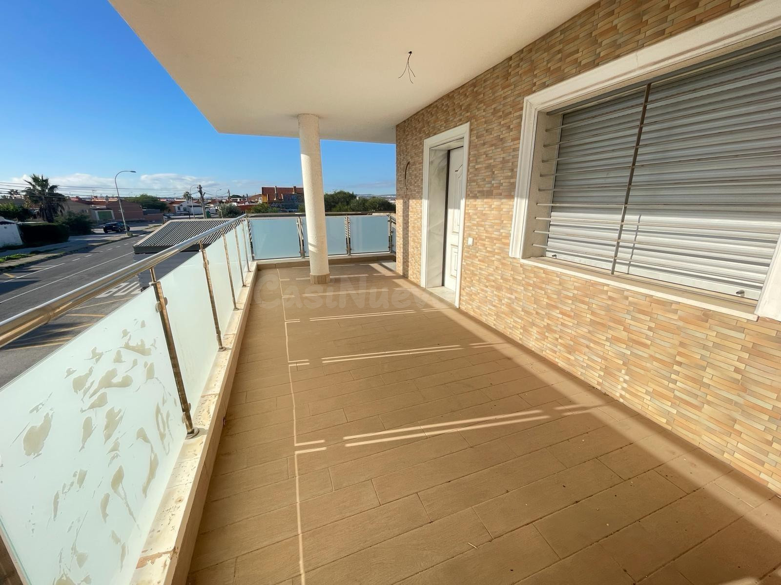 EXCLUSIVO EDIFICIO CON LICENCIA HOTELERA Y VIVIENDA DE LUJO  - foto 5