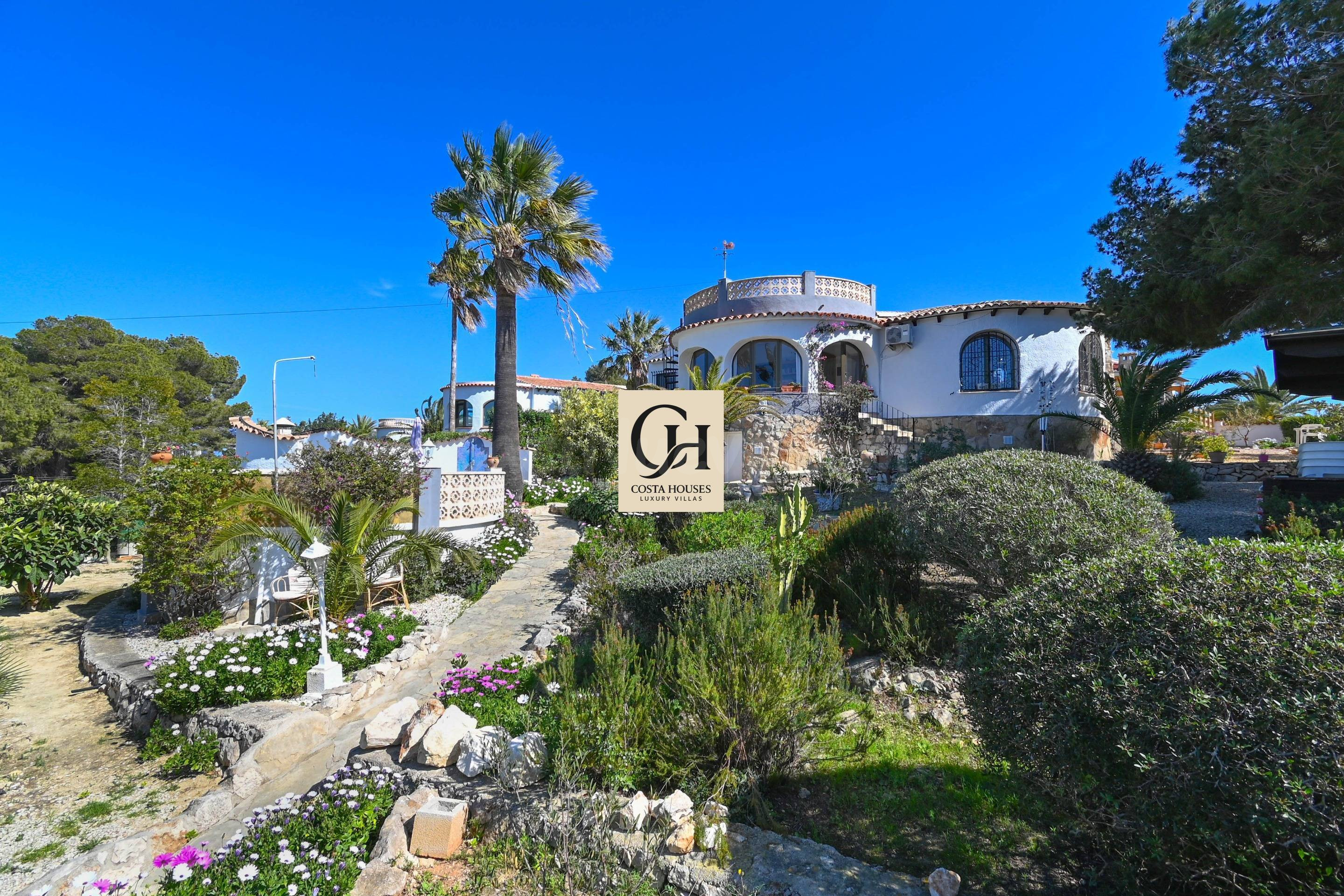 VILLA EUCALIPTO · VISTAS AL MAR Y ALTO POTENCIAL DE REVALORI