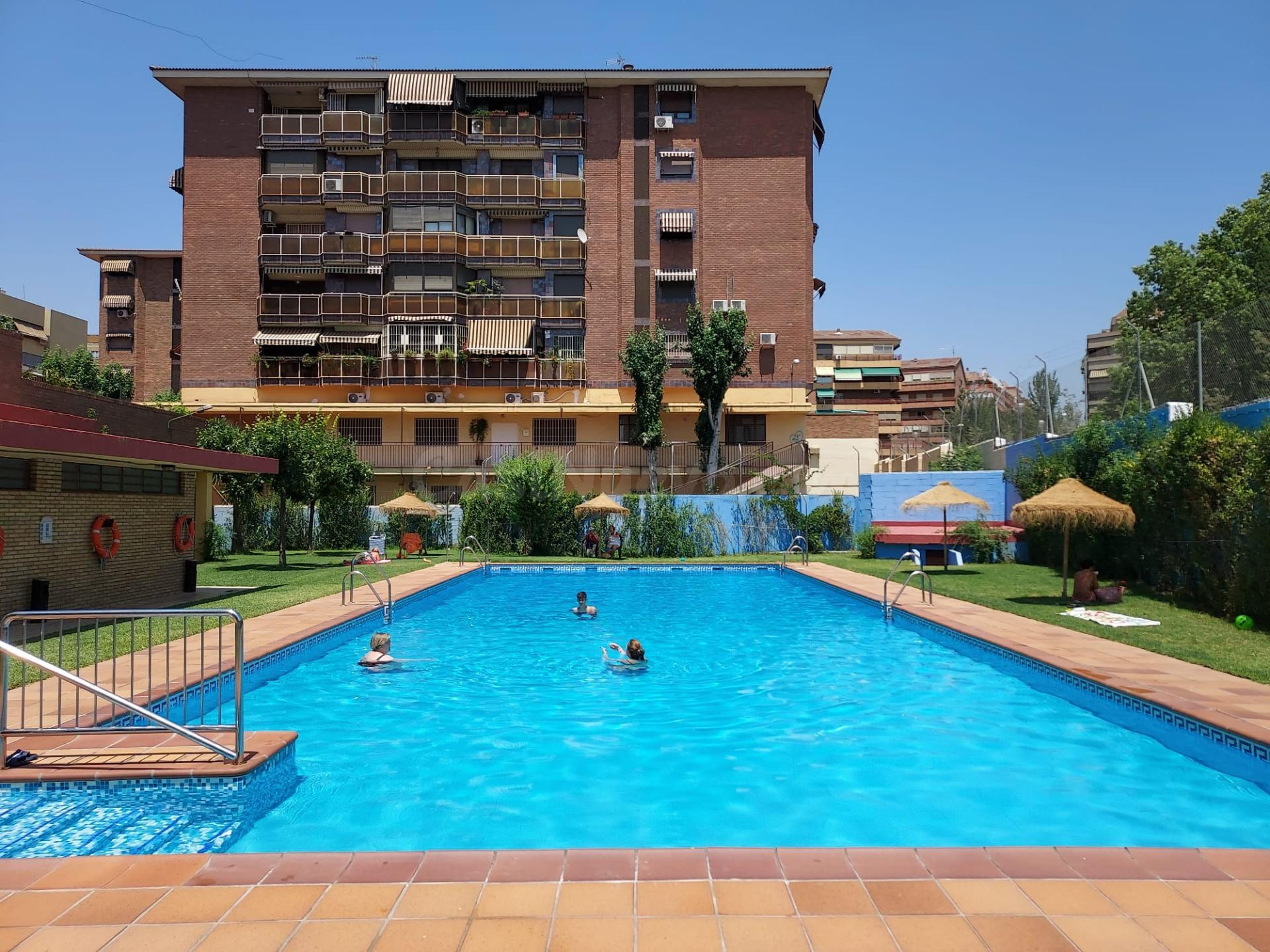 PARA ESTUDIENTES PISAZO CON PISCINA COMUNITARIA AJARDINADA E