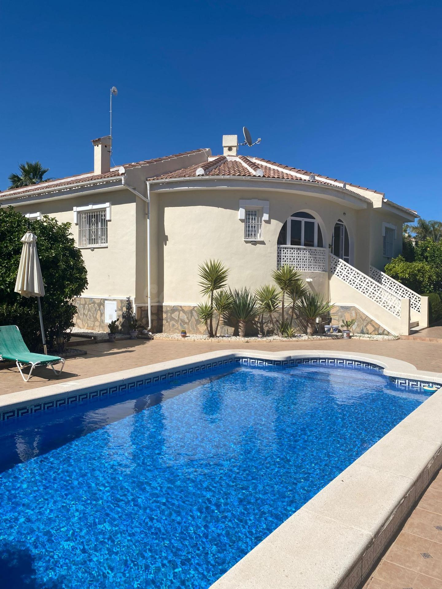 Exclusiva Villa Independiente con Piscina Privada en Doña Pe - foto 2
