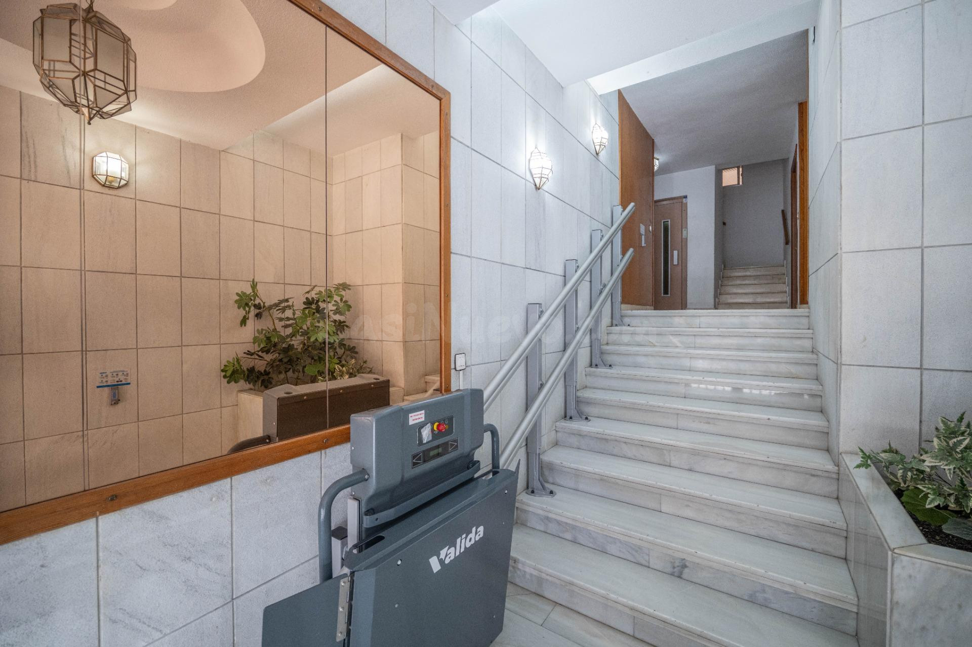 Impresionante Vivienda de Lujo con Diseño Moderno y Comodida - foto 3
