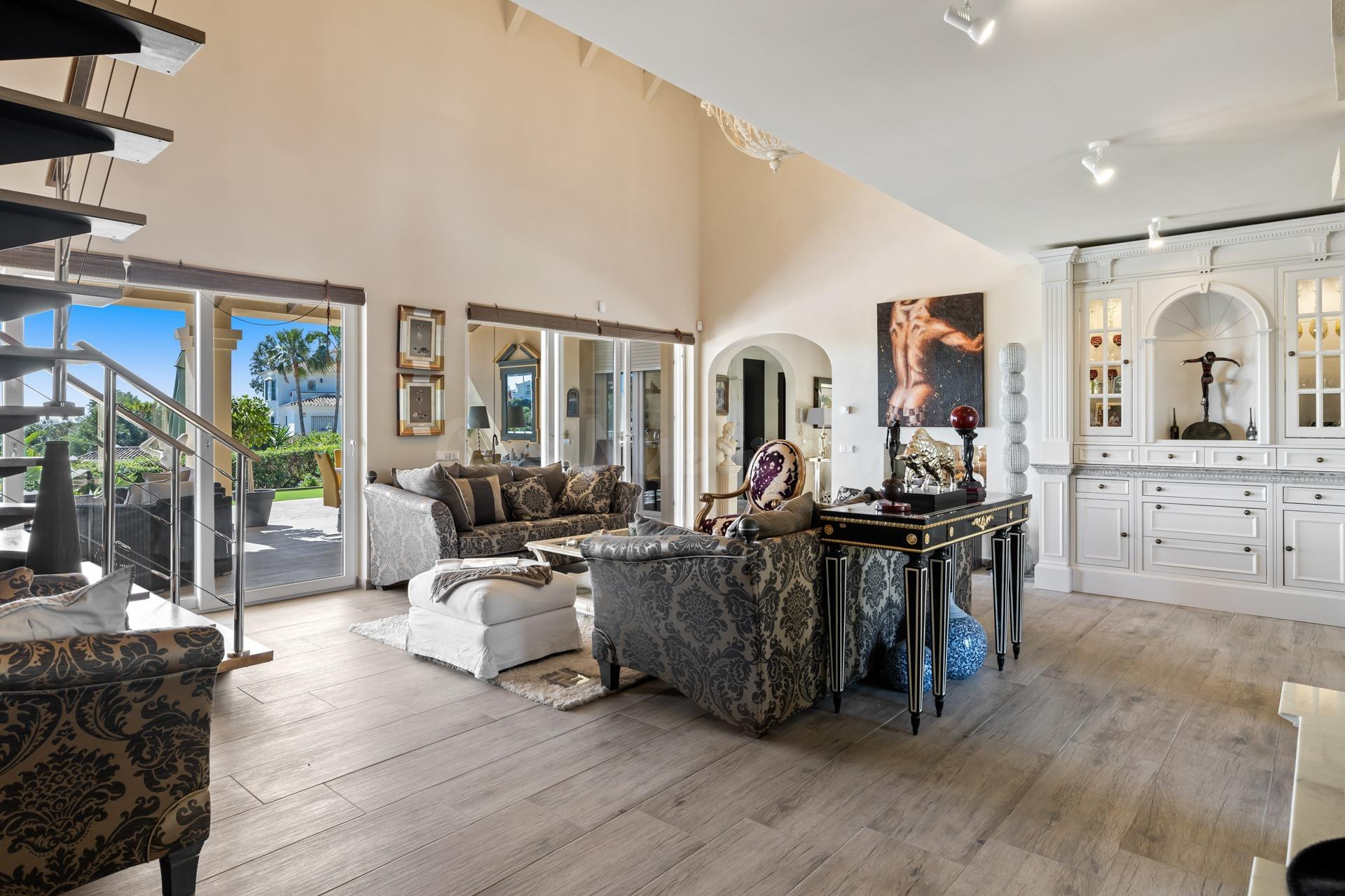 Villa de 4 dormitorios y 3 baños en Cabopino Golf, Mijas - foto 5