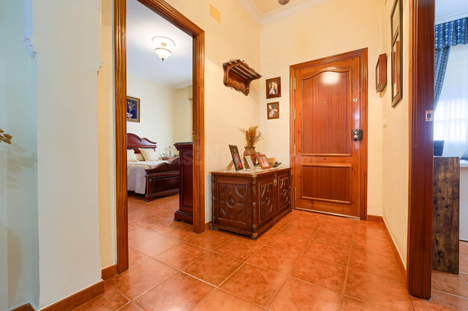 Amplia vivienda con parcela de 2.339 m2 y construcción auxil - foto 4