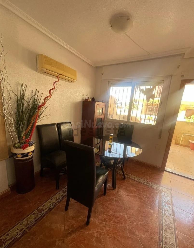 Charming 3-Storey Bungalow for Sale in Playa Flamenca Norte  - foto 2
