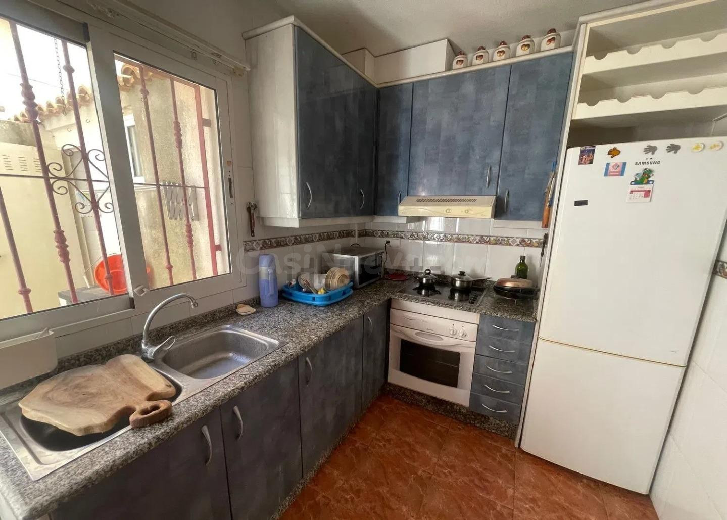 Charming 3-Storey Bungalow for Sale in Playa Flamenca Norte  - foto 4