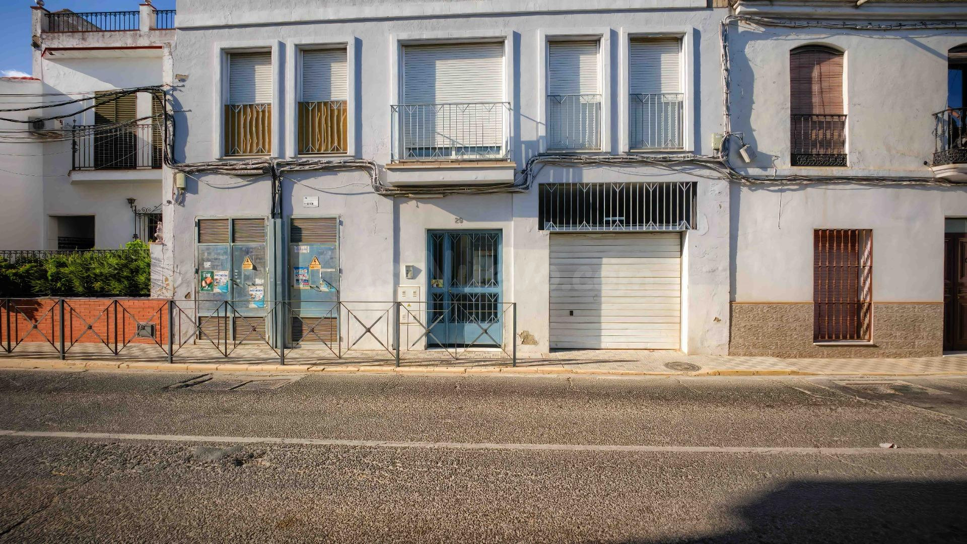 Luz, terraza y comodidad: tu ático dúplex en Sanlúcar - foto 3