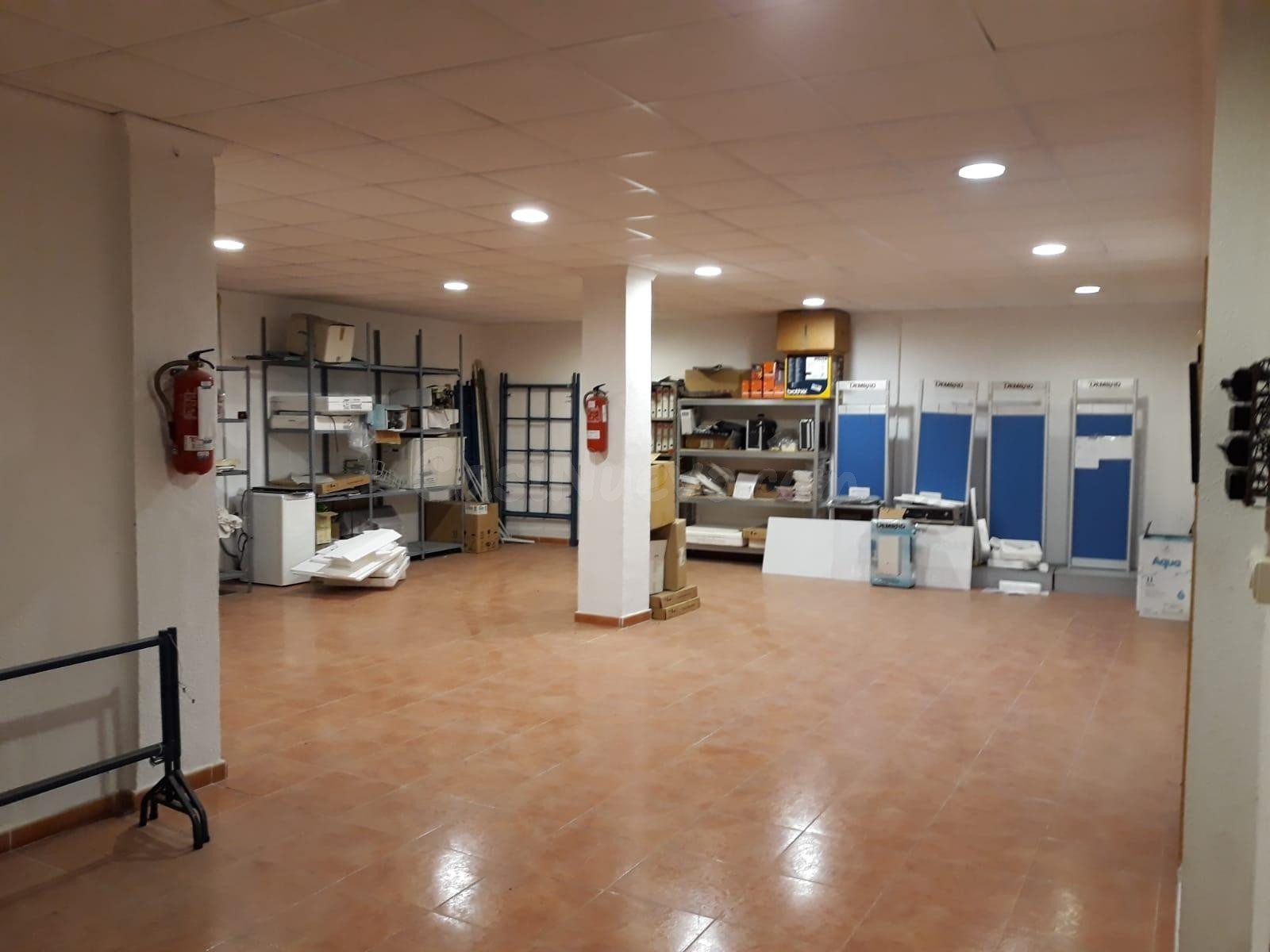 Local comercial en venta en pleno centro de Granada.