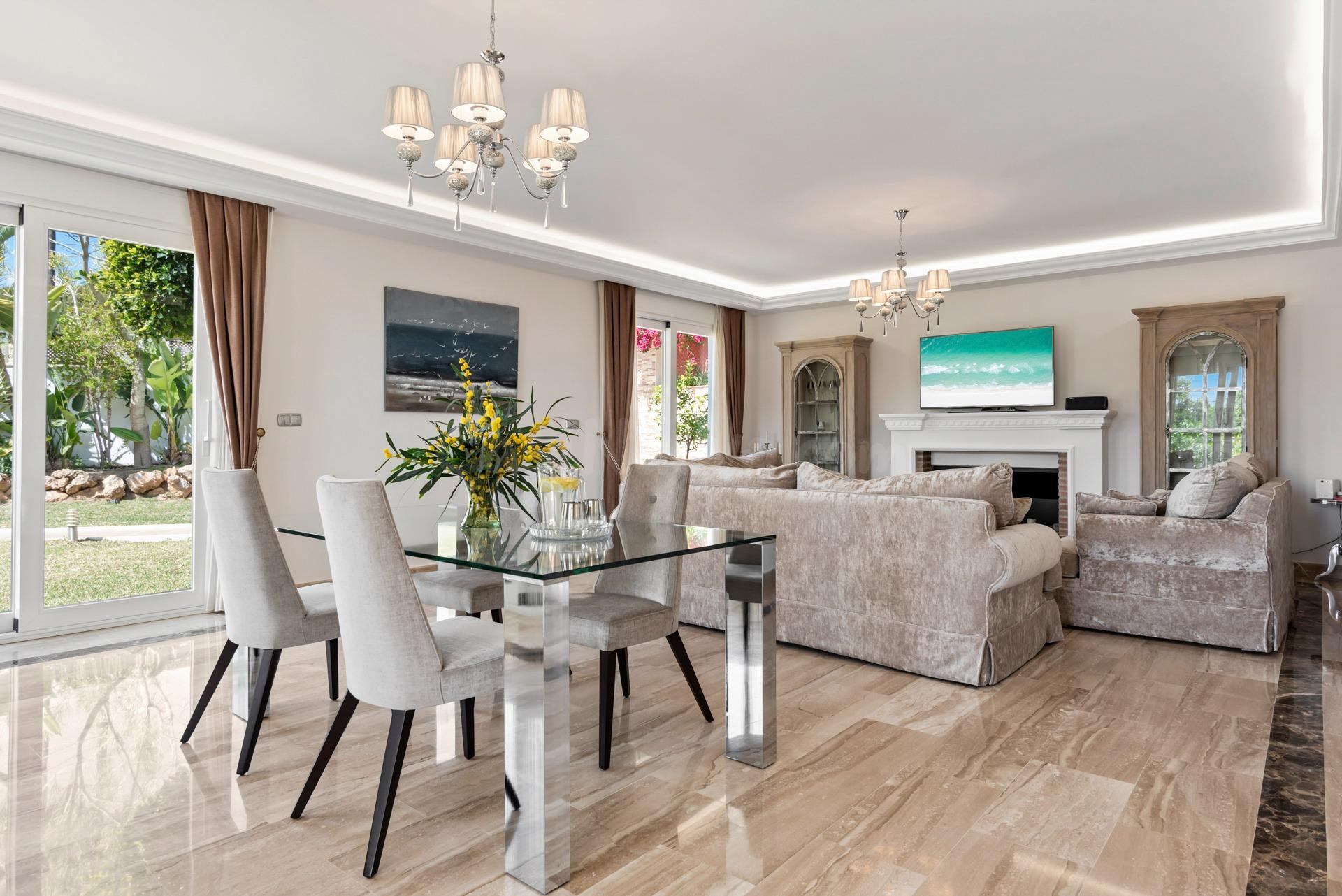 Villa de lujo de 4 dormitorios y 5 baños en Elviria, Marbell - foto 5