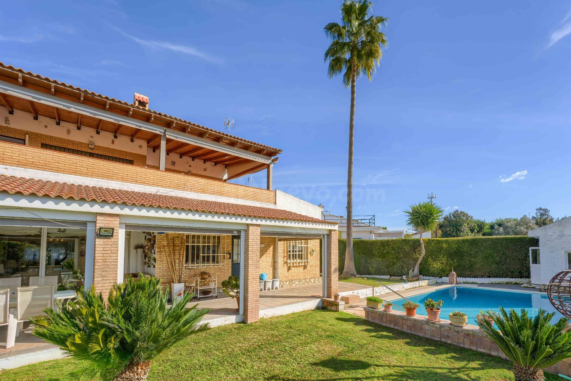 Vivir en Montaraz: chalet con piscina y pista de tenis propi - foto 3