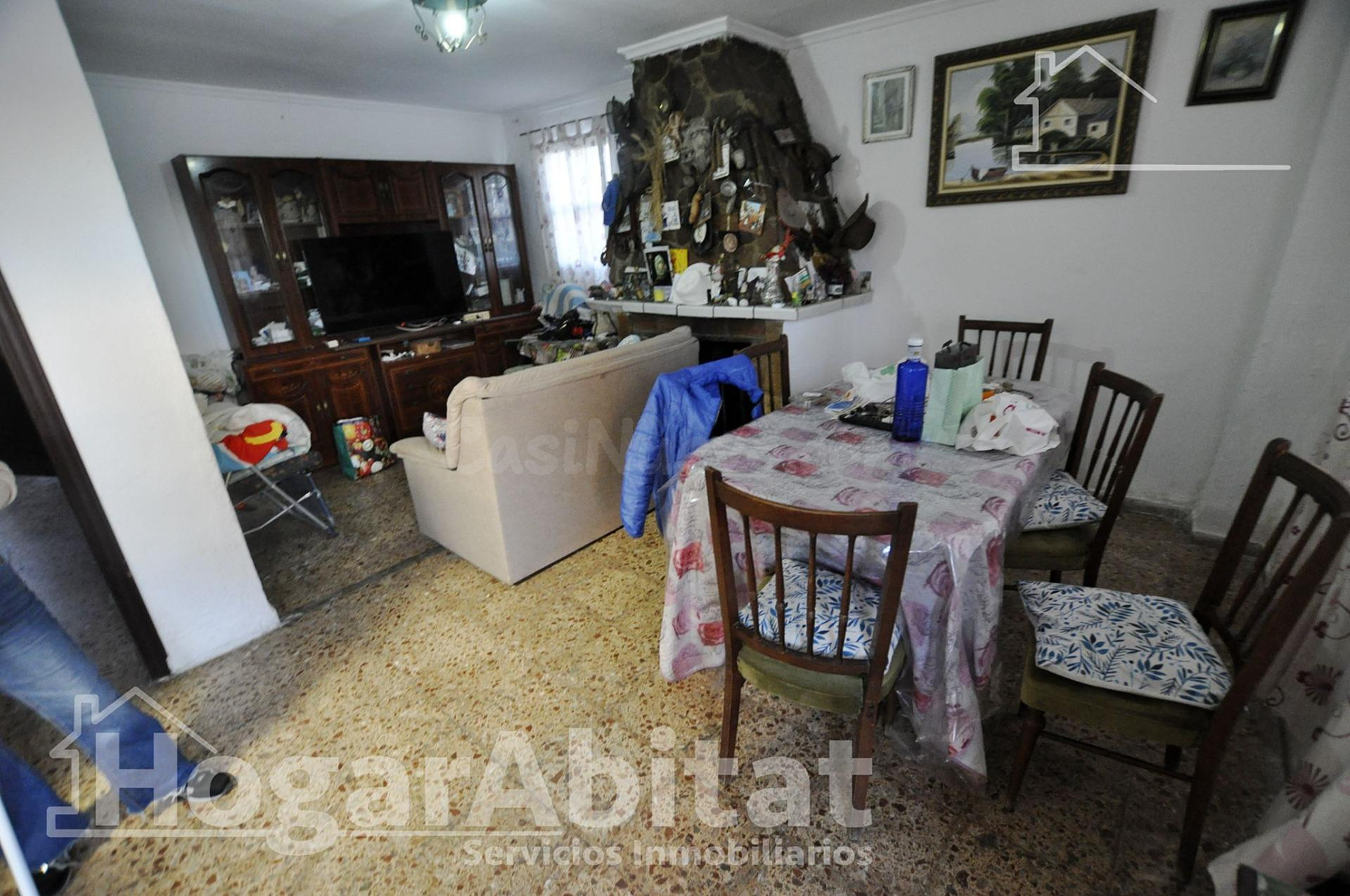 CASA CON GRAN TERRENO, PISCINA Y GARAJE CERCA DE LA PLAYA - foto 3