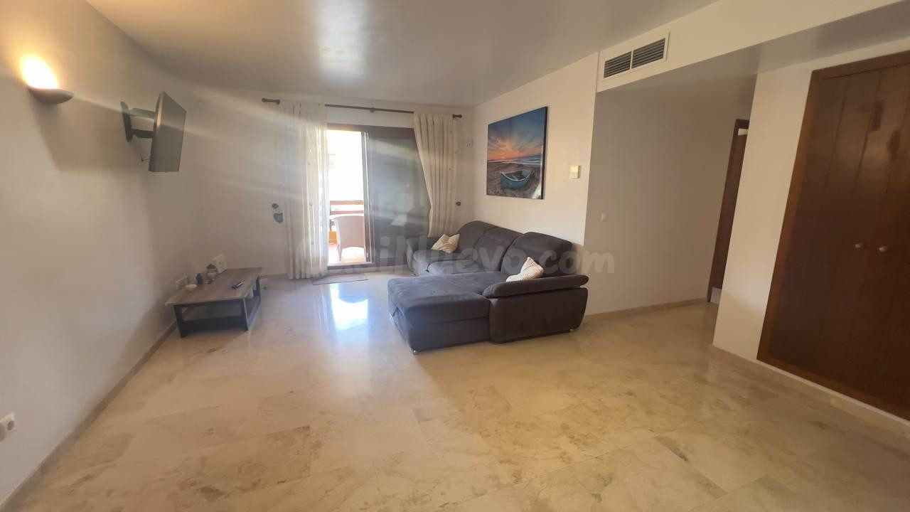 Apartamento 2 habitaciones 86m² en alquiler - Punta Prima - foto 2