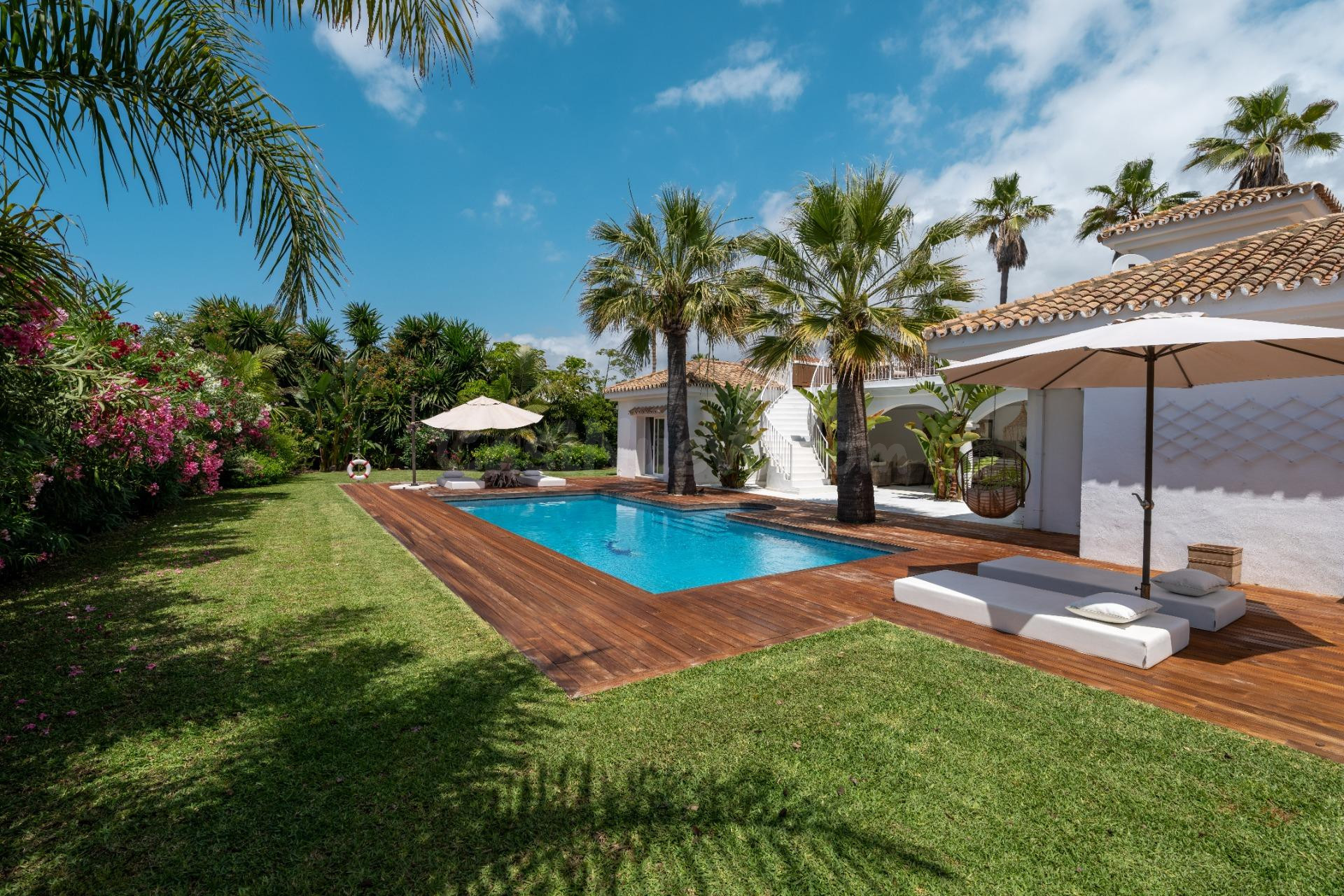 Villa de lujo de  5 dormitorios y 5 baños cerca de la playa.
