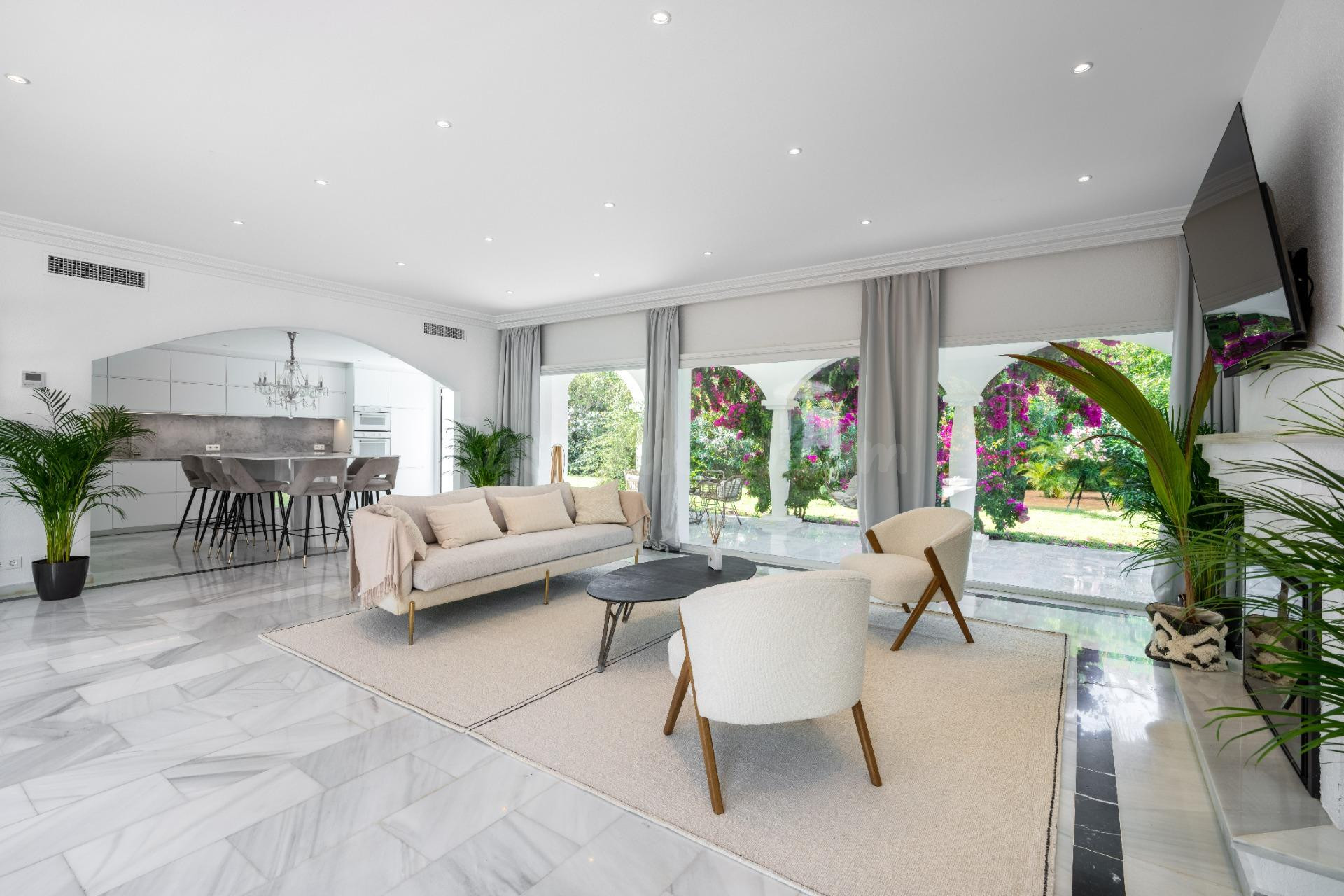 Villa de lujo de  5 dormitorios y 5 baños cerca de la playa. - foto 4
