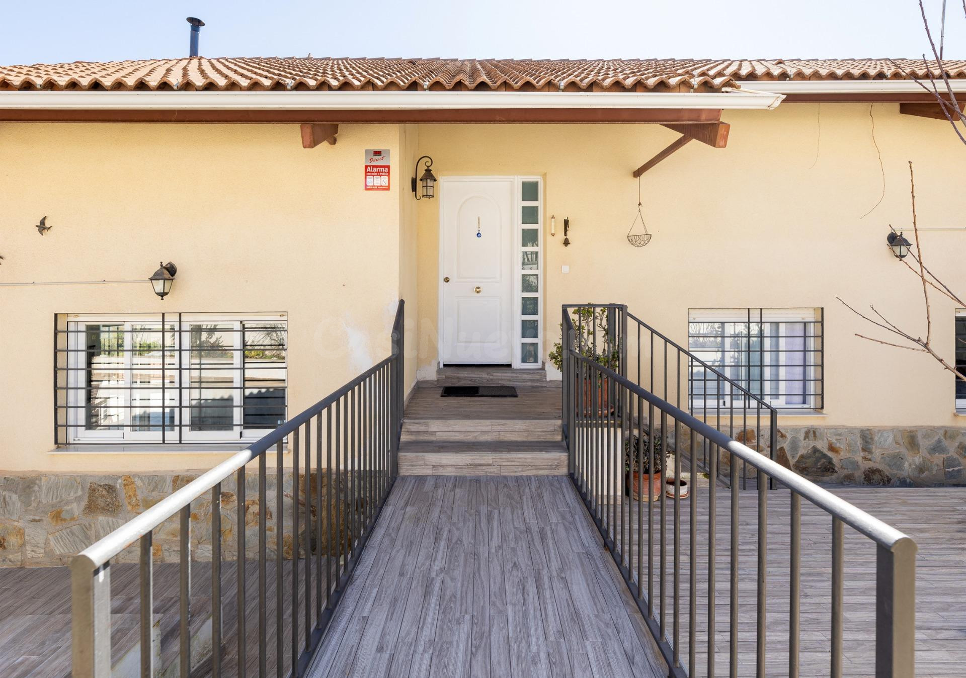 Bonita Casa en Nivar - foto 2