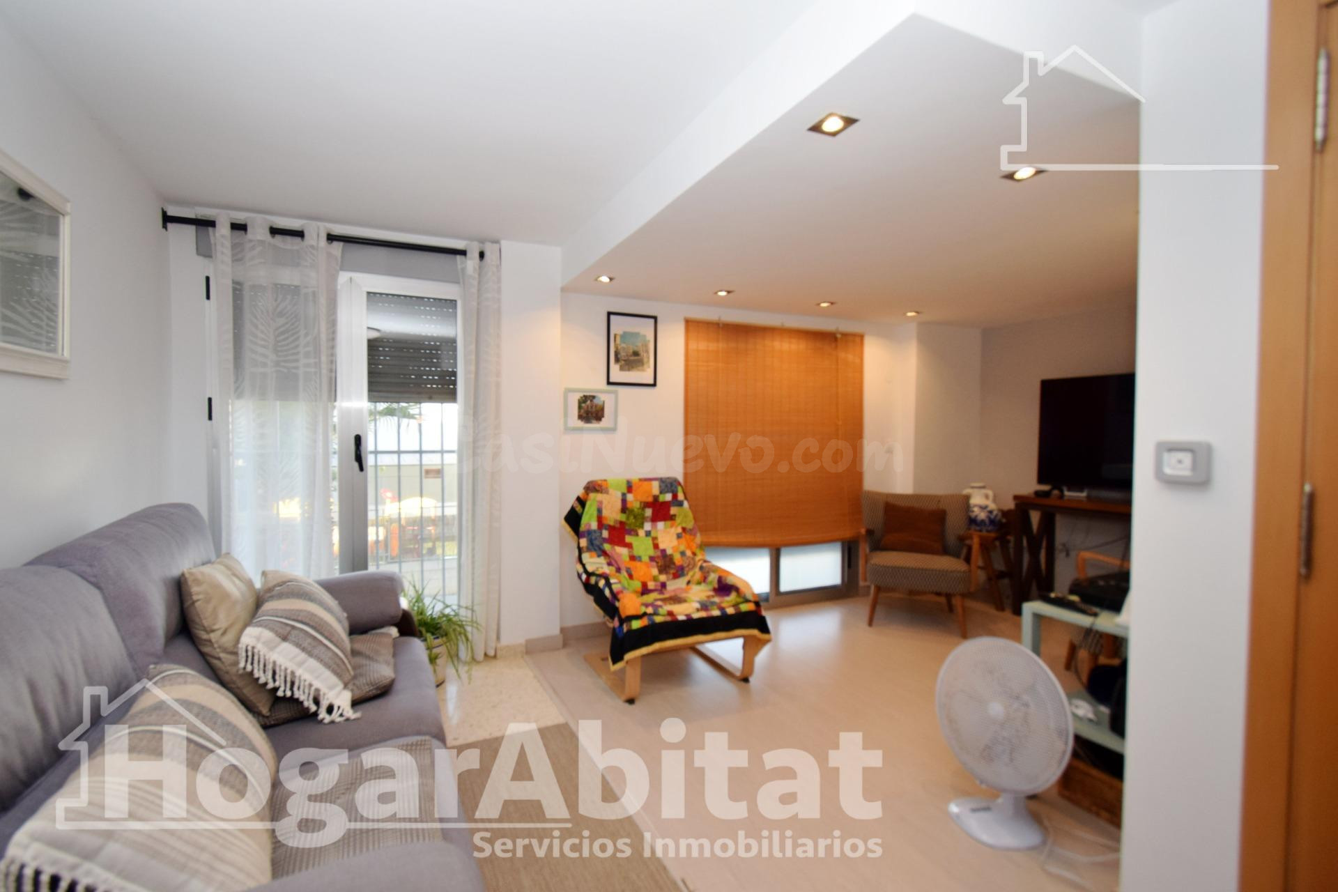 MUY AMPLIO CON TERRAZA, GARAJE Y TRASTERO - foto 2