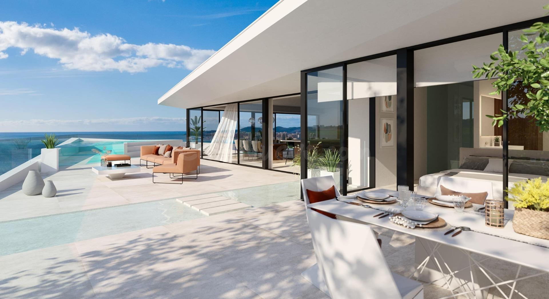 Ático de 3 dormitorios y 4 baños con piscina privada y vista