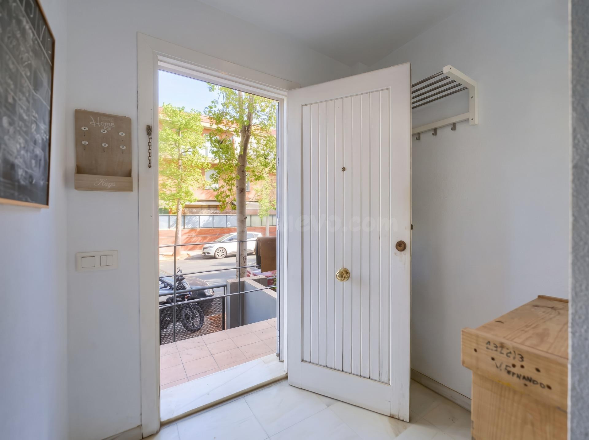 VIVIENDA ADOSADA CON GRAN POTENCIAL EN LOS BERMEJALES - foto 3