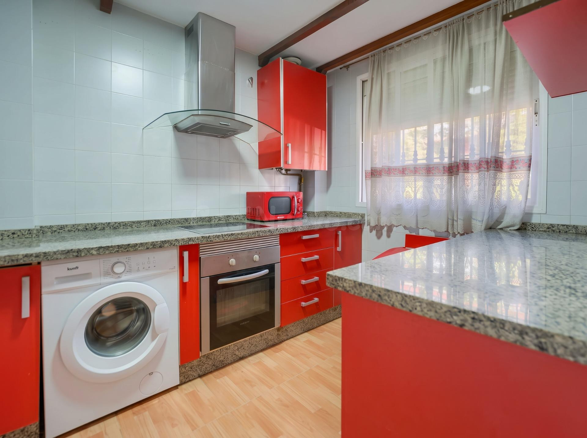 VIVIENDA ADOSADA CON GRAN POTENCIAL EN LOS BERMEJALES - foto 5
