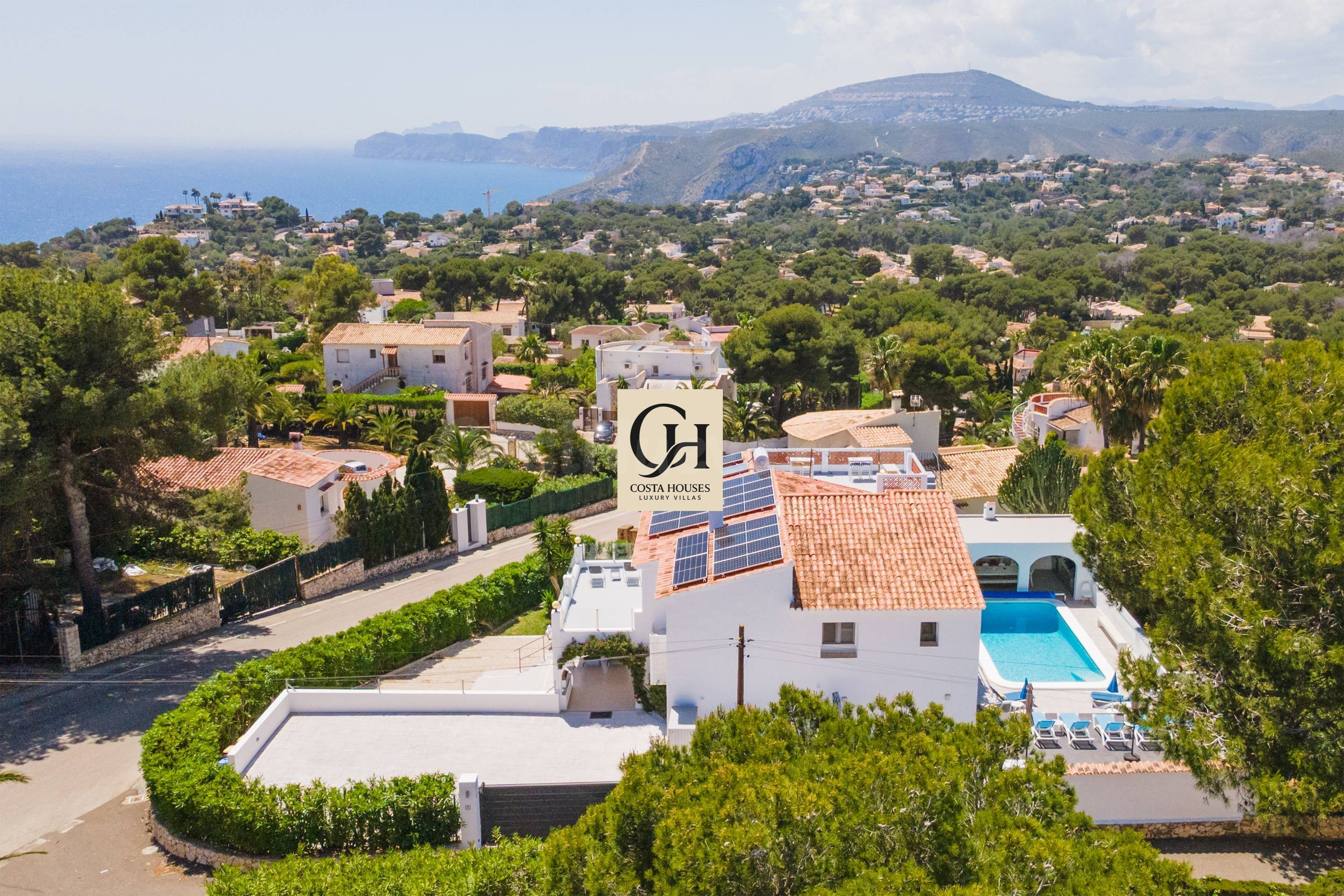 VILLA AMARA · VISTAS AL MAR Y LUZ MEDITERRANEA CERCA DE CALA