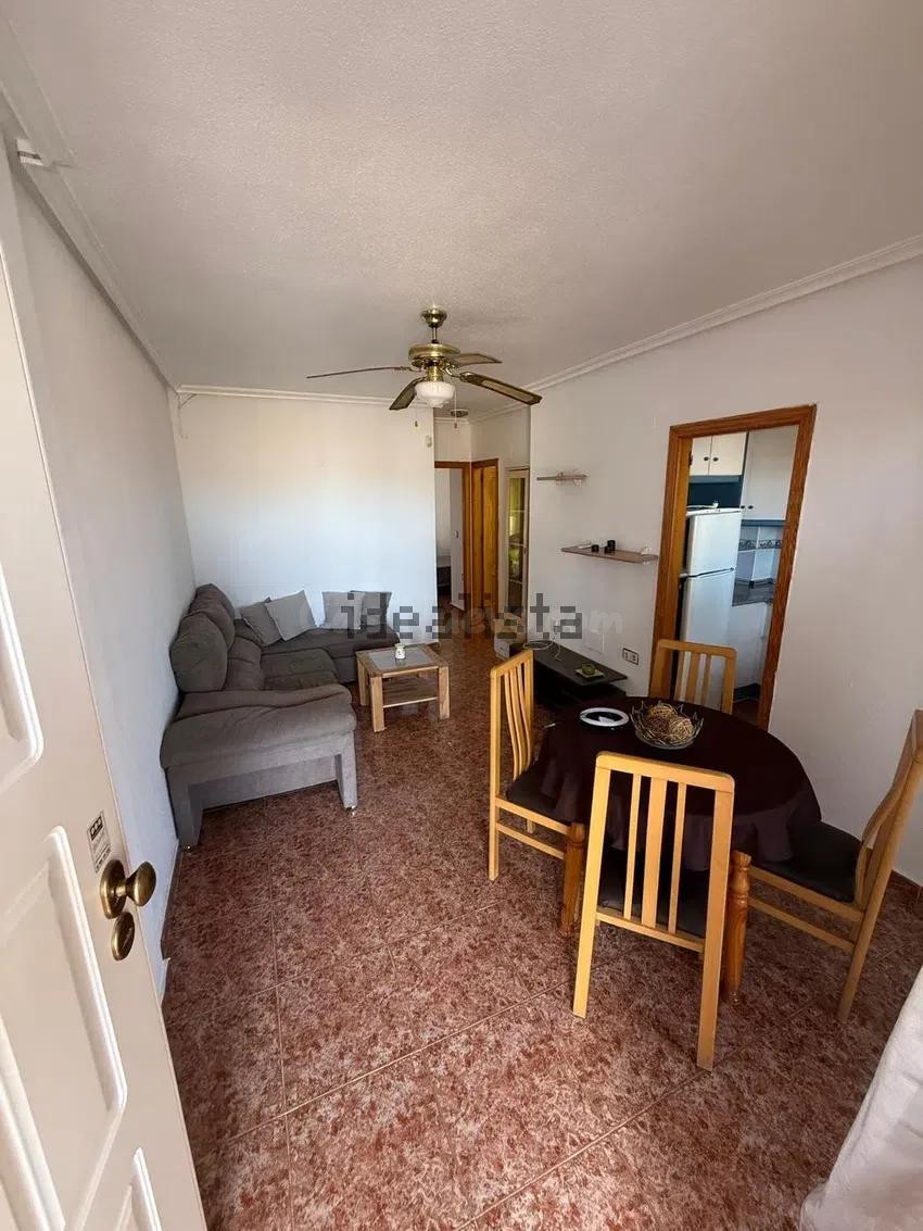 Piso en venta en Calle Lagunas de Ruidera, 796 - foto 2