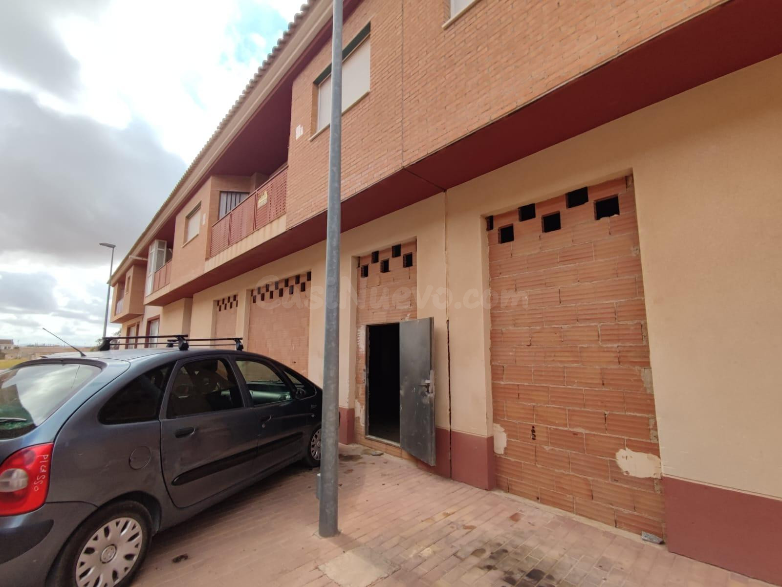 ALQUILER DE LOCAL EN ROLDAN - foto 3