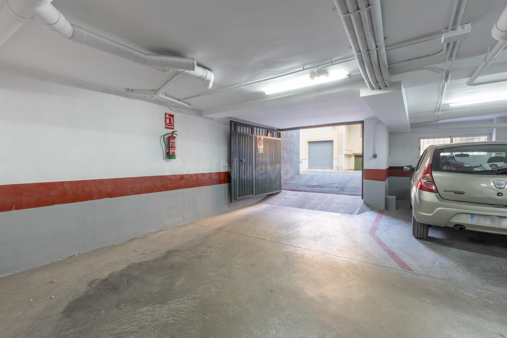 Plaza de garaje amplia en Maracena, con fácil acceso y junto
