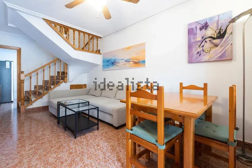 Chalet adosado en venta en Calle Río Danubio, 66