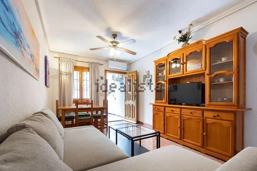 Chalet adosado en venta en Calle Río Danubio, 66 - foto 2