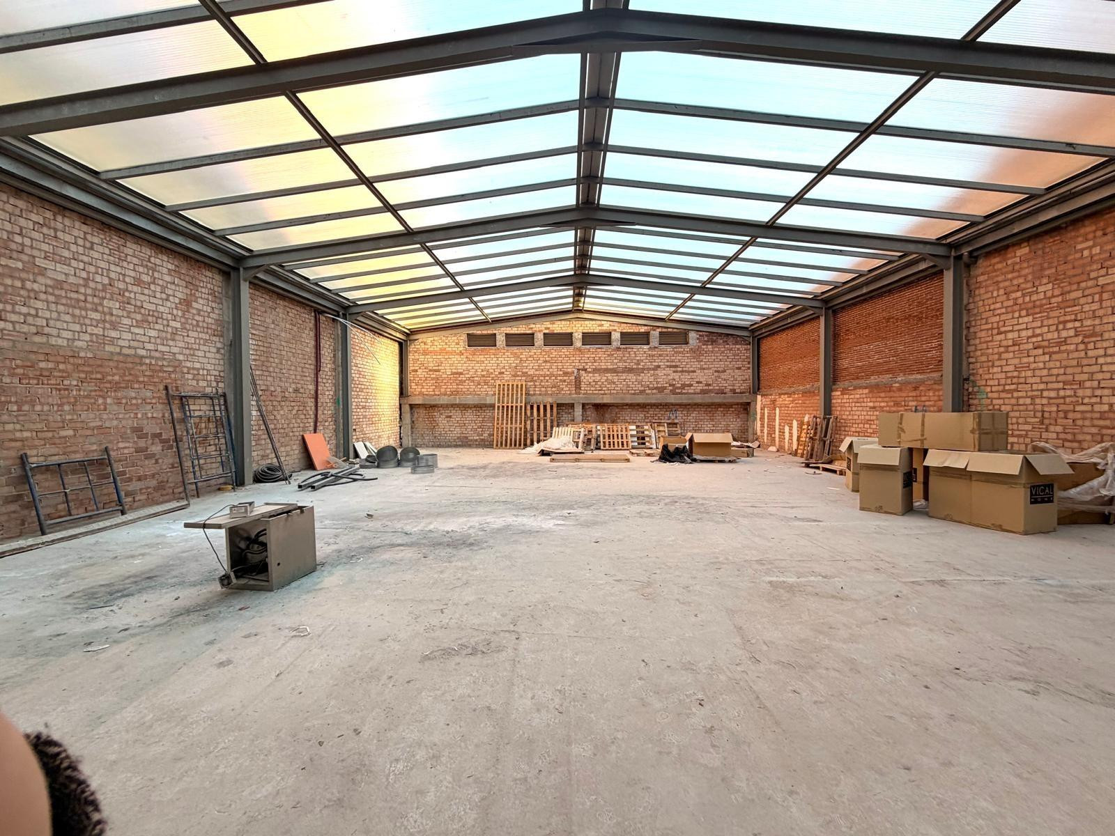 Local comercial 406m² en alquiler - Estacion de autobuses