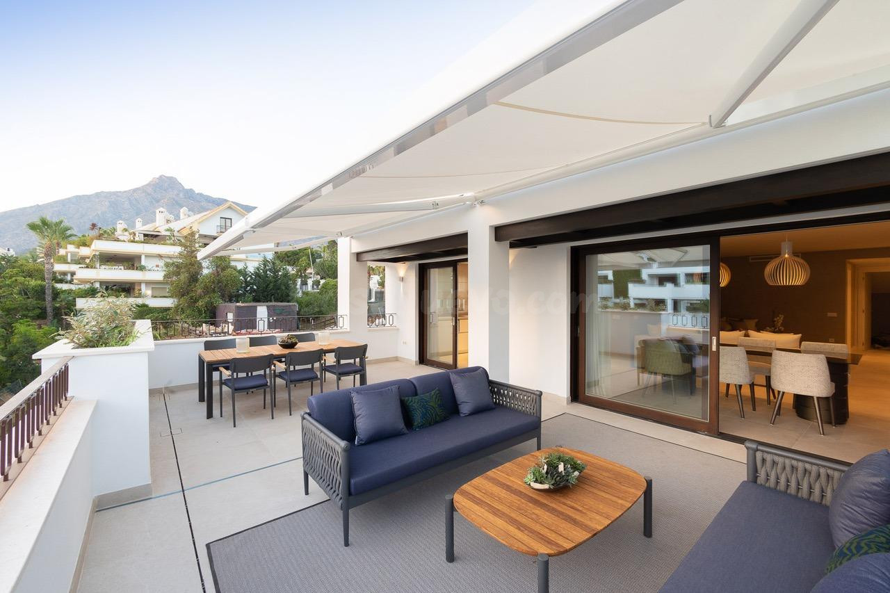 Ático dúplex de 3 dormitorios y 3 baños con solarium y vista