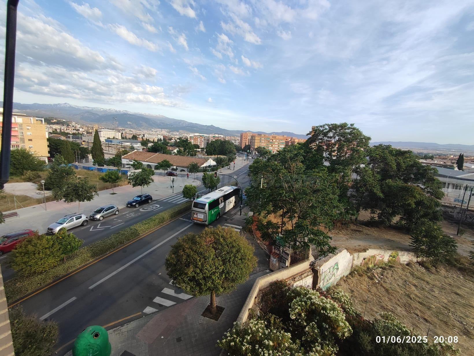 SE ALQUILA PISAZO LUJOSO EN CAMINO DE RONDA