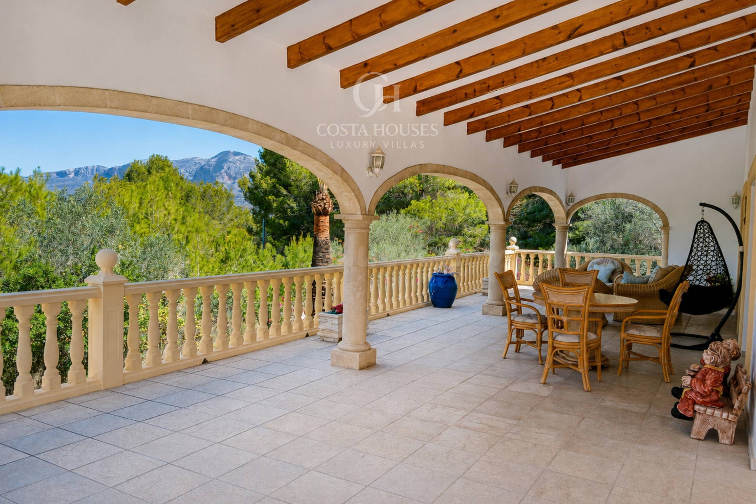 VILLA LOS ARCOS · TRADICION MEDITERRANEA JUNTO AL GOLF DE JA - foto 5