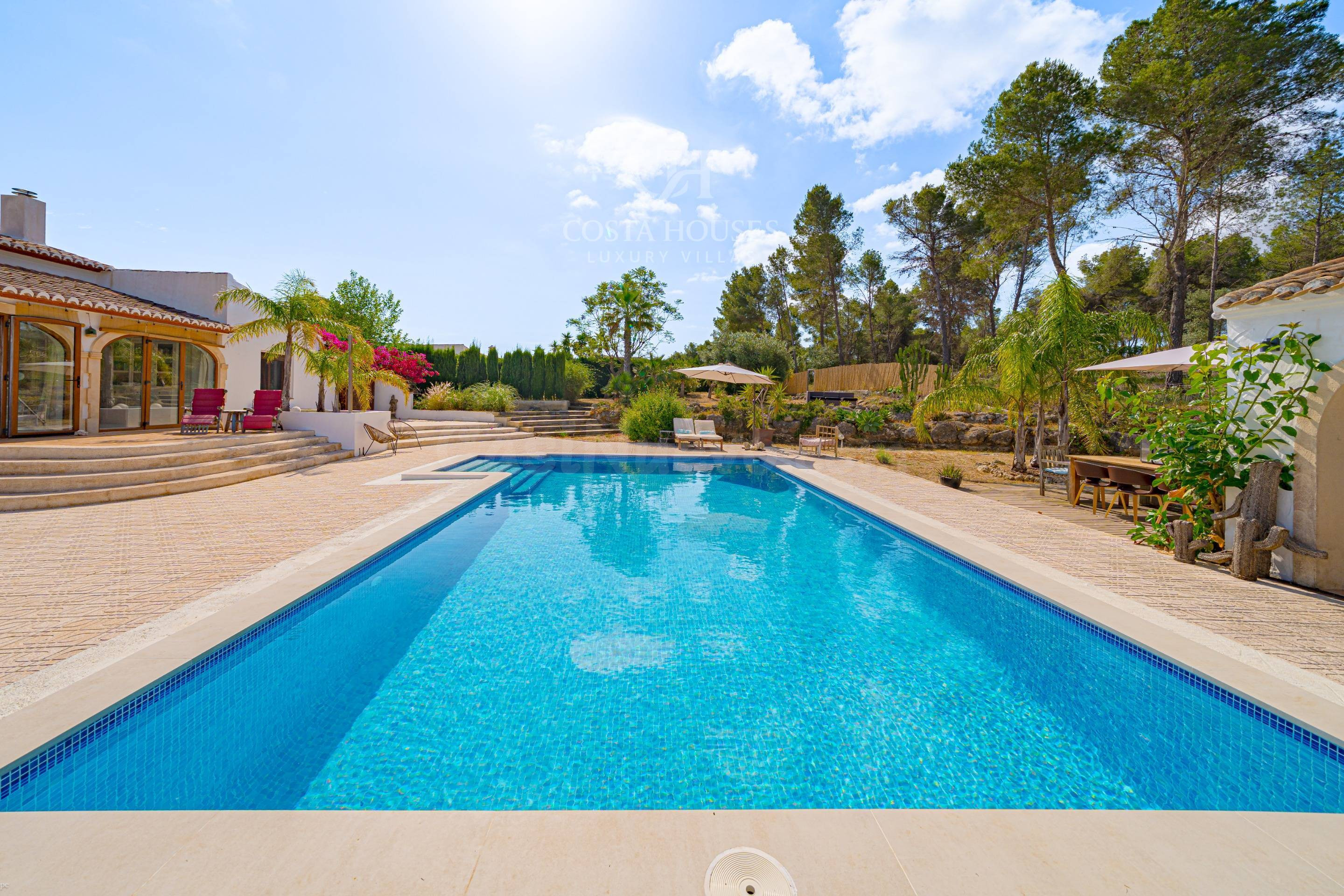 VILLA GALDOS · LUZ, PRIVACIDAD Y VIDA MEDITERRANEA EN JAVEA - foto 2